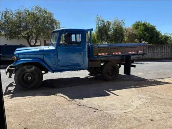 TOYOTA BANDEIRANTE 3.7 BJ50LV 4X4 TETO RIGIDO DIESEL 2P MANUAL